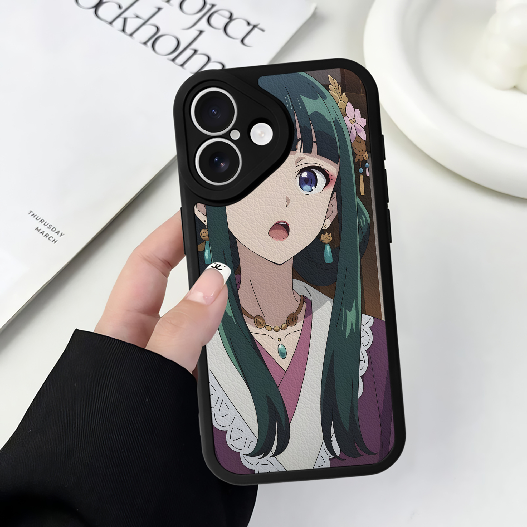 （画像用） 薬屋のひとりごと The Apothecary Diaries 【iPhone 16シリーズ対応】シリコンスマホケース（レザー調） 材質：シリコン